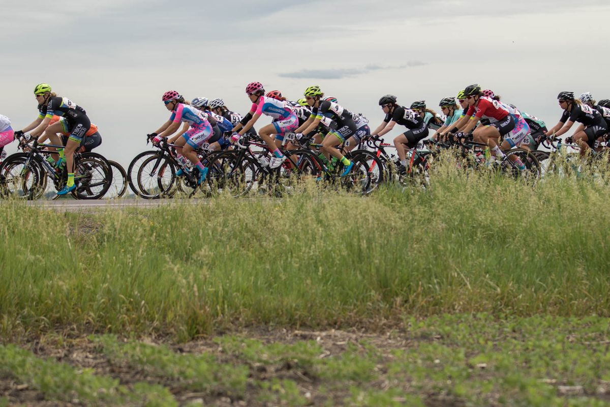 Riders in the women's field re-group after the first sprint point.