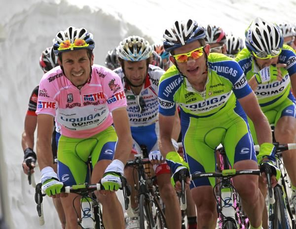 Liquigas work hard for Basso