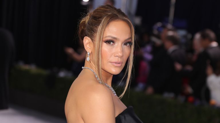 los angeles, california january 19 jennifer lopez attends 26th annual screen actors guild awards at the shrine auditorium on january 19, 2020 in los angeles, california photo by leon bennettgetty images