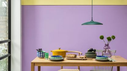 Dopamine dining set-up with color blocking