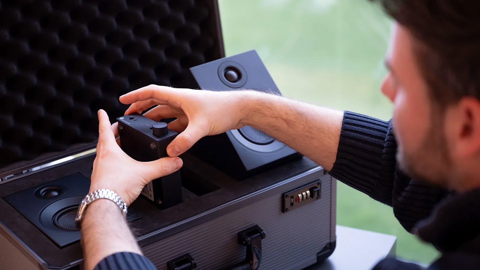 Pro-Ject Travel Set lifestyle image