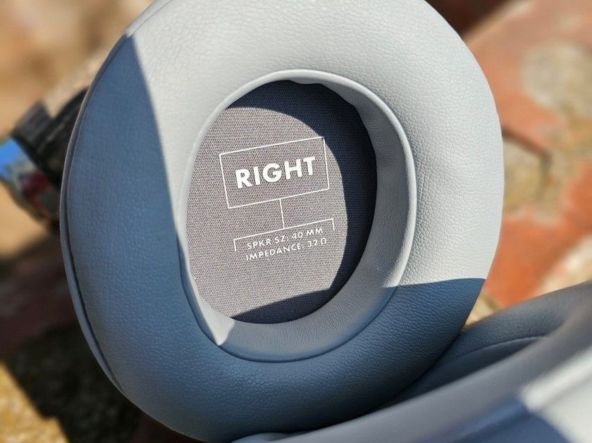 Starfield headset closeup shot of right earcup