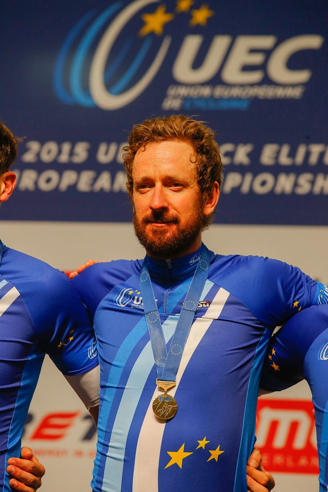 Bradley Wiggins led Great Britain to victory with blistering final laps.