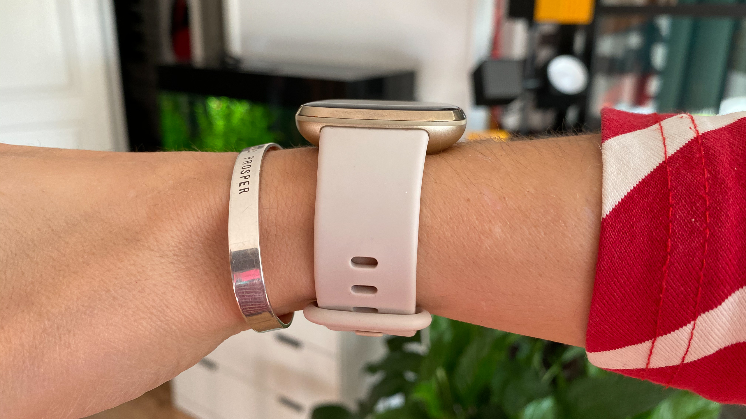 Fitbit Sense på håndleddet