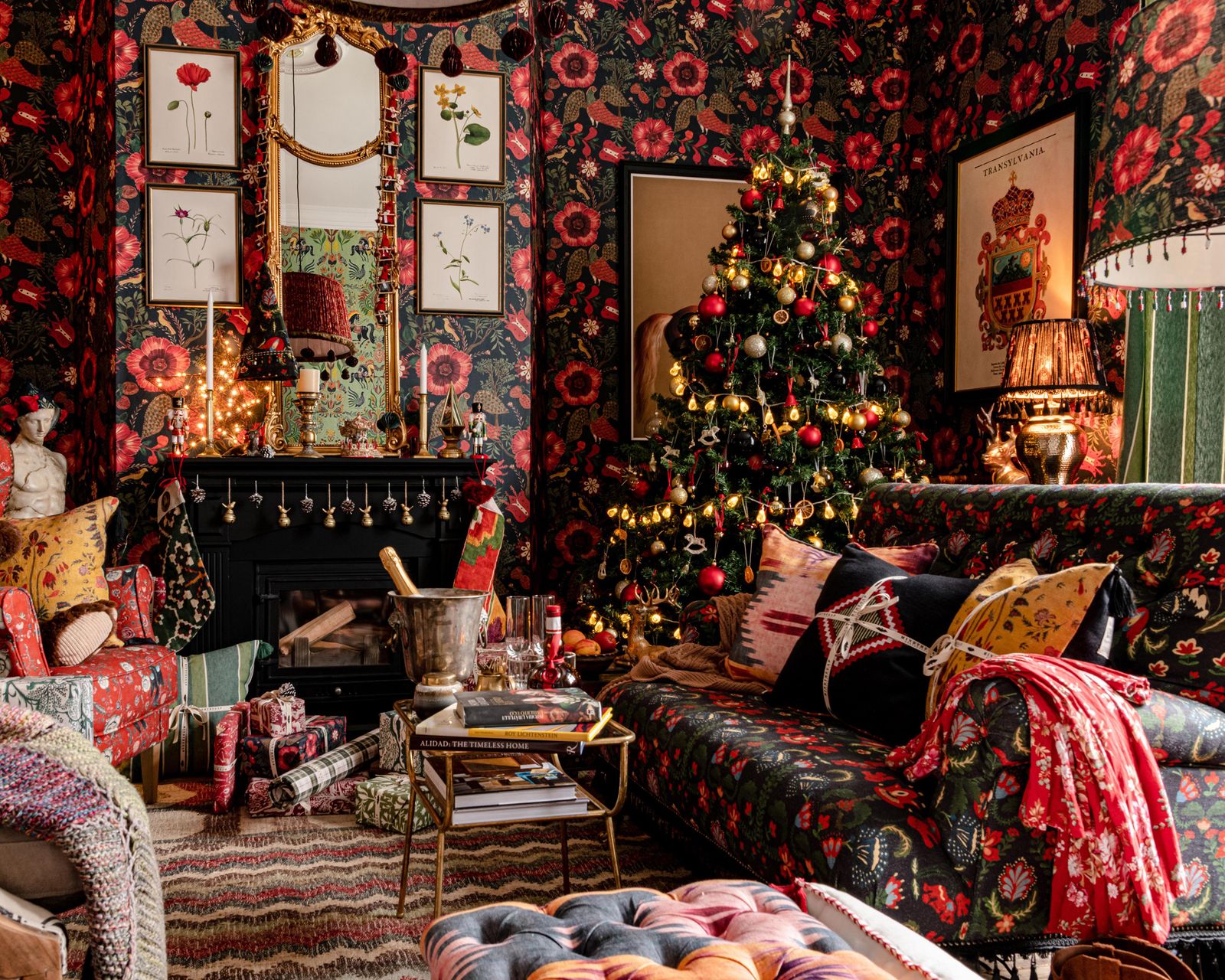 Christmas tree themes 2022 15 seasonal ideas and trends Homes & Gardens