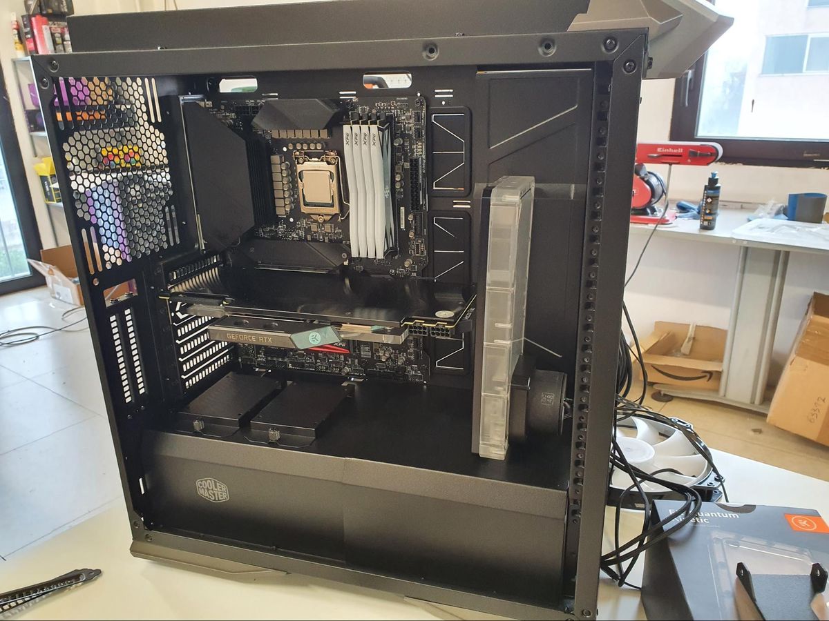 Custom Loop With Hard Tubing