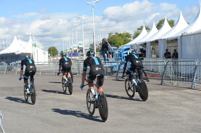 Team Sky out on the course
