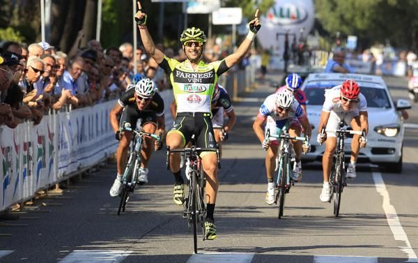 Oscar Gatto (Farnese Vini) wins the Giro del Veneto 2012