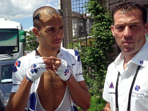 French climber R&eacute;mi Di Gregorio had pre-race advice from his Fran&ccedil;aise des Jeux DS Thierry Bricaud.