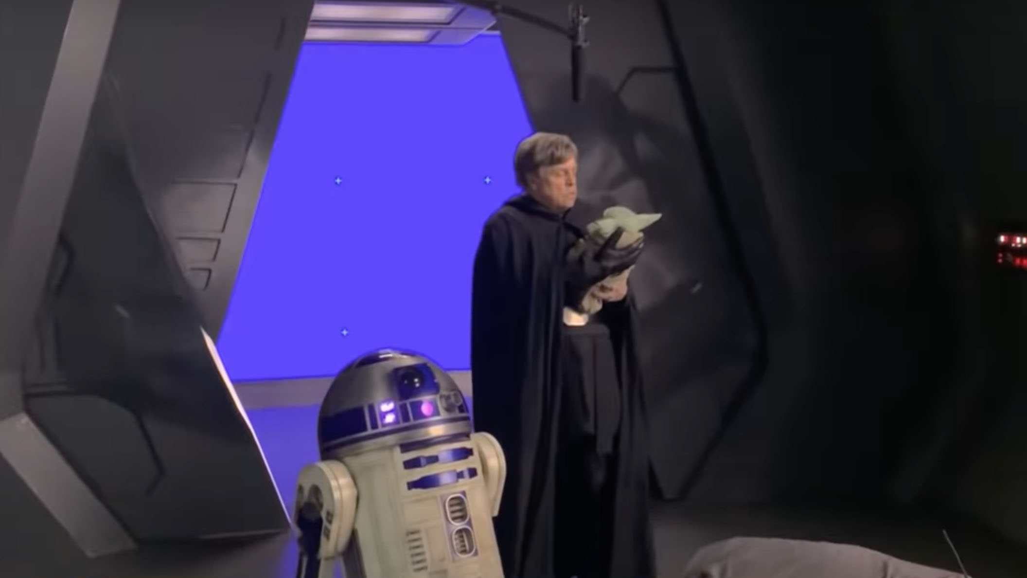 See Mark Hamill on the set of The Mandalorian for the first-ever time