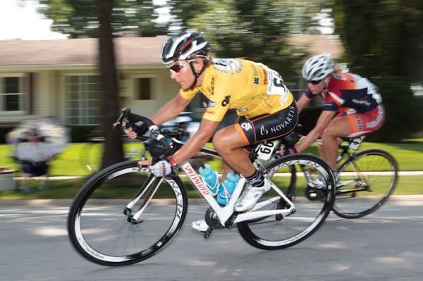 Anne Samplonious (NOW and Novartis) rode to protect her yellow jersey today.