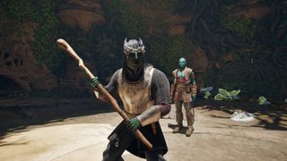 In Avowed, an Aumaua Envoy of Aedyr wields a two-handed quarterstaff