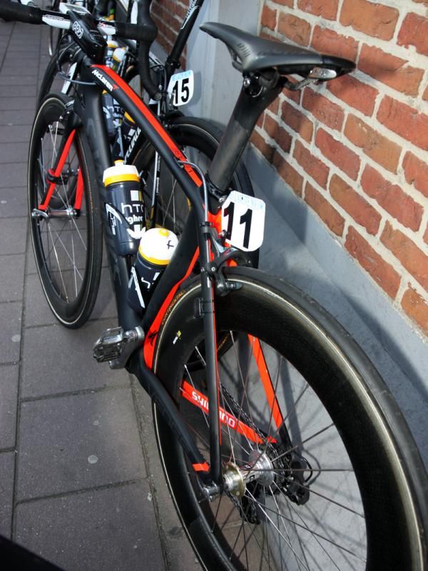 The Specialized McLaren Venge uses relatively slender seat stays but we're guessing it still considerably stiffer than the company's Tarmac SL3 or Roubaix SL3.