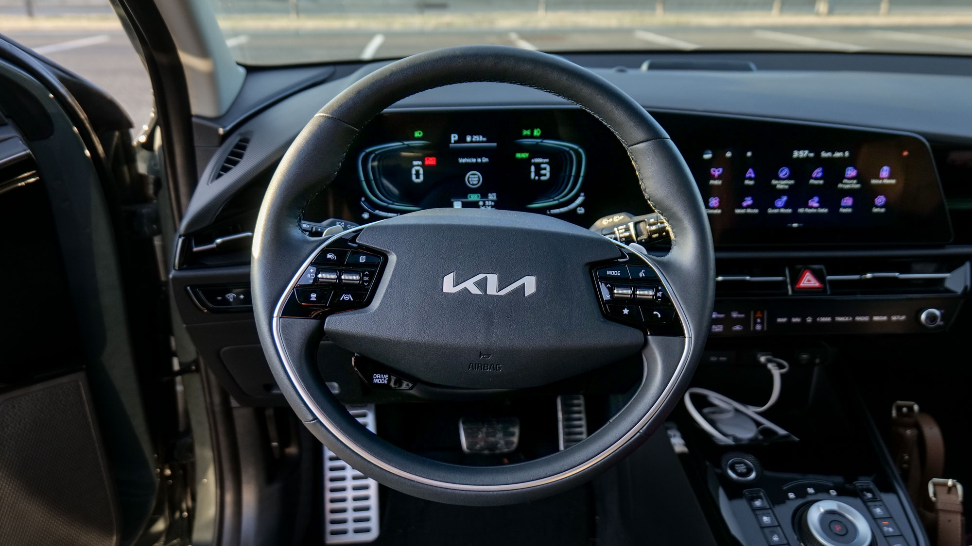 2024 Kia Niro PHEV SX Touring test drive review.