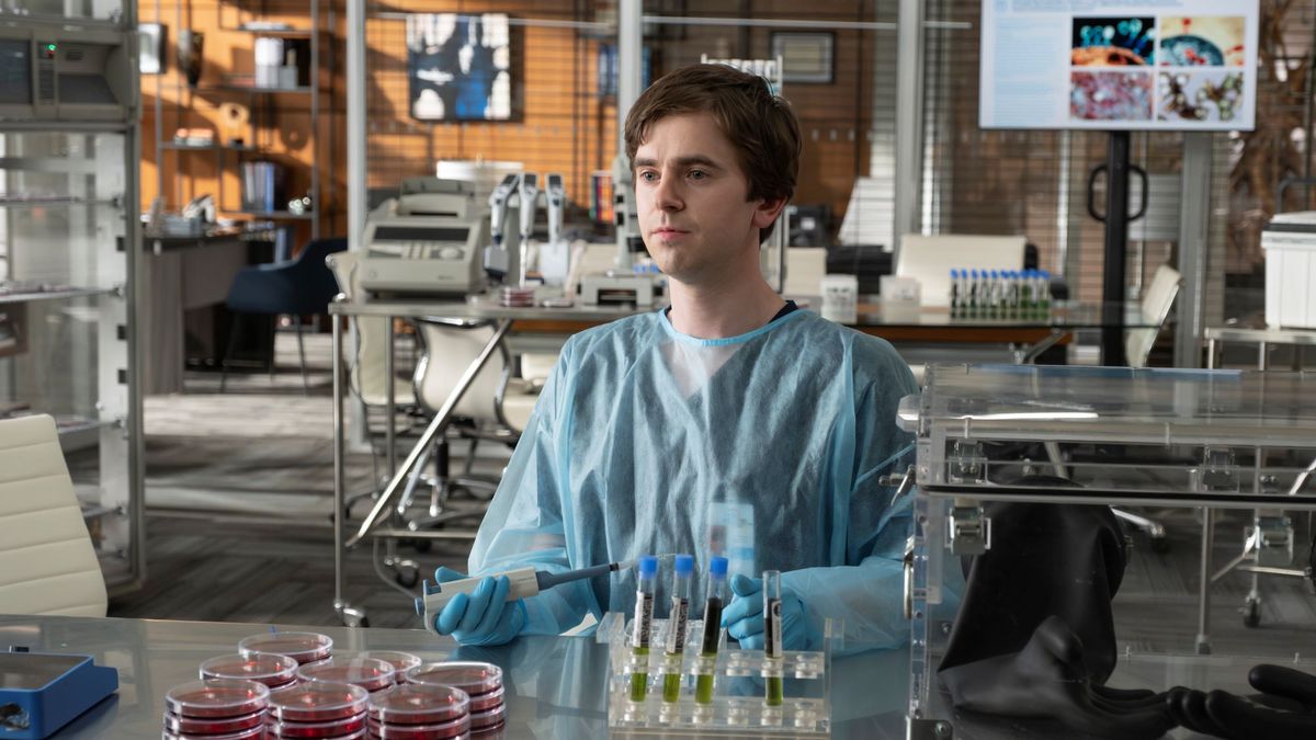 Freddie Highmore in Then Good Doctor