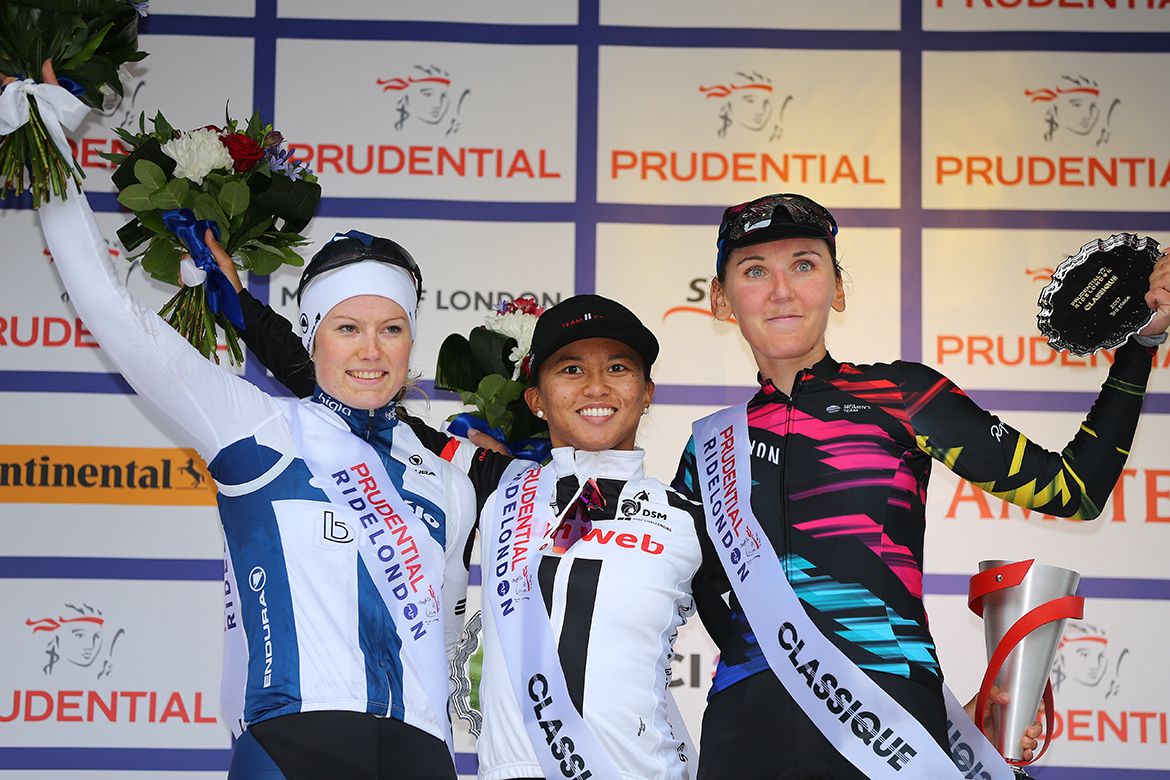 RideLondon Classique winner Coryn Rivera flanked by runner-up Lotta Lepist&ouml; and third-placed Lisa Brennauer