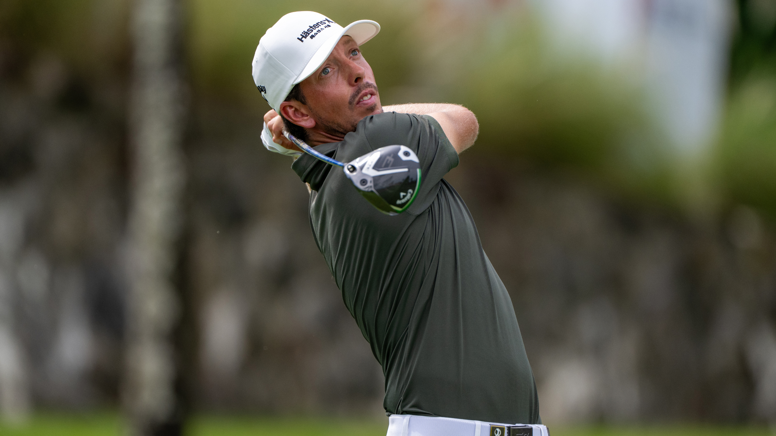 Bjorn Hellgren hitting a shot