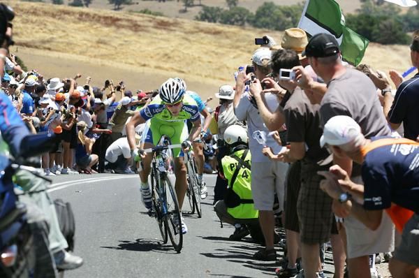 Mauro Finetti wins the bunch climb up Checker Hill.