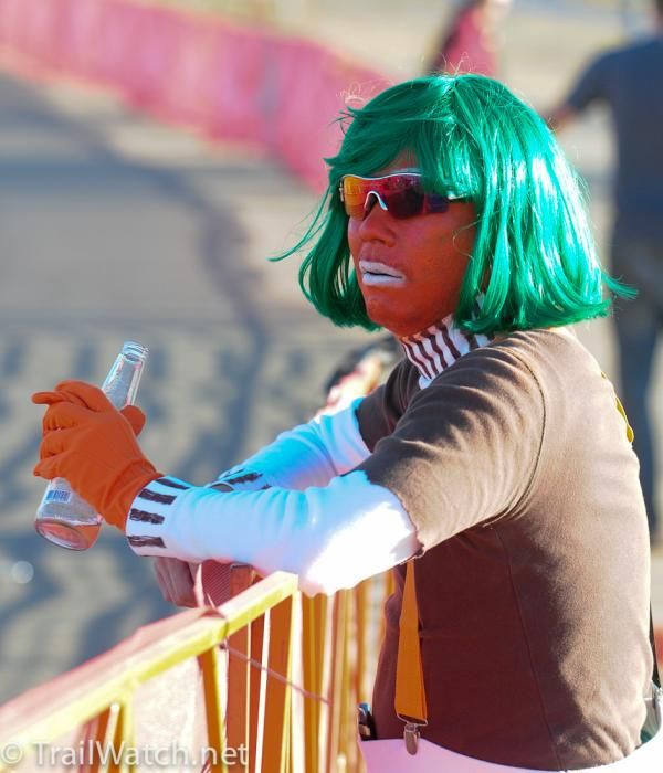 A spectator from another planet enjoying the races
