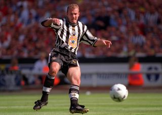 1998 FA Cup Final, Wembley, 16th May, 1998, Arsenal 2 v Newcastle United 0, Newcastle's Alan Shearer hits the post