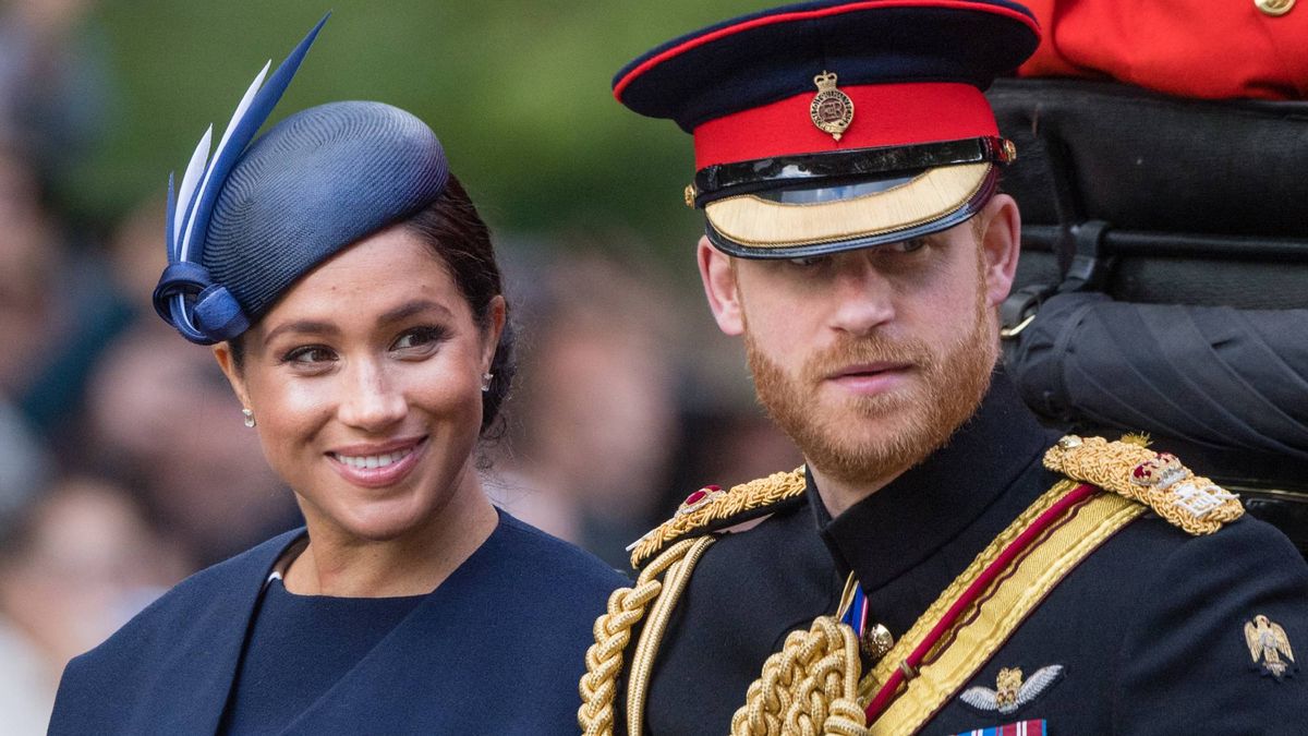 C'est pourquoi Meghan Markle porte trois bagues à son doigt de mariage