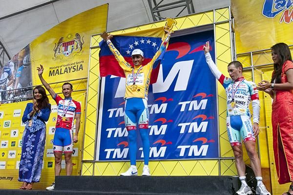 Final GC podium (l-r): Libardo Nino Corredor (2nd,Le Tua Cycling Team), Jonathan Monsalve (1st,Androni Giocattoli), and Emanuele Sella (3rd,Androni Giocattoli).