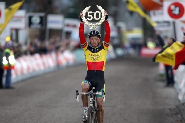 Nys had time to grab a trophy from the crowd as he celebrated his win in Geiten.