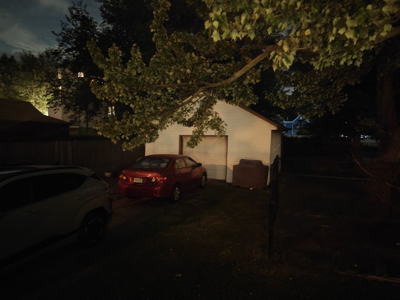 OnePlus Open low light sample.