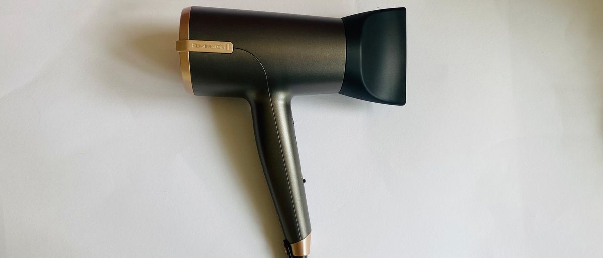 Remington One Dry &amp; Style Hair Dryer with concentrator nozzle