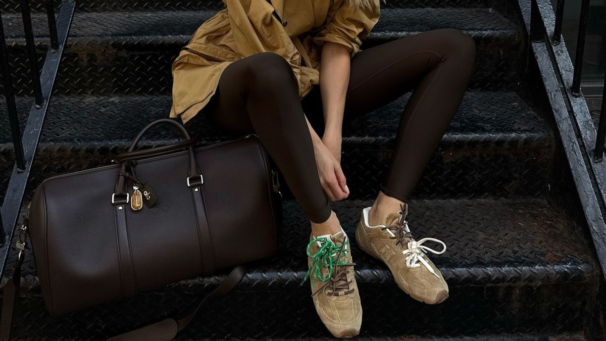 Swapping Your Black Leggings for This More Sophisticated Color Trend Is So 2026