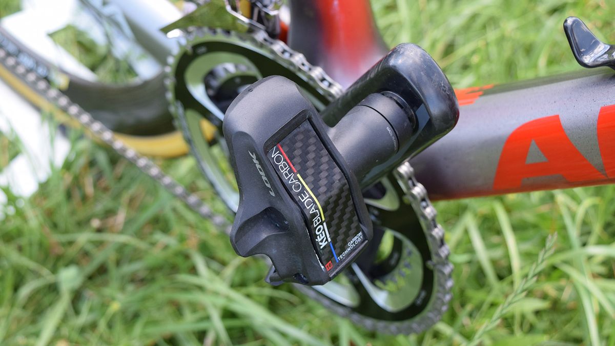 The majority of the Astana team use Look Keo Carbon blade pedals