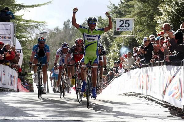 Roman Kreuziger (Liquigas-Doimo) celebrates his stage win in Nuoro.