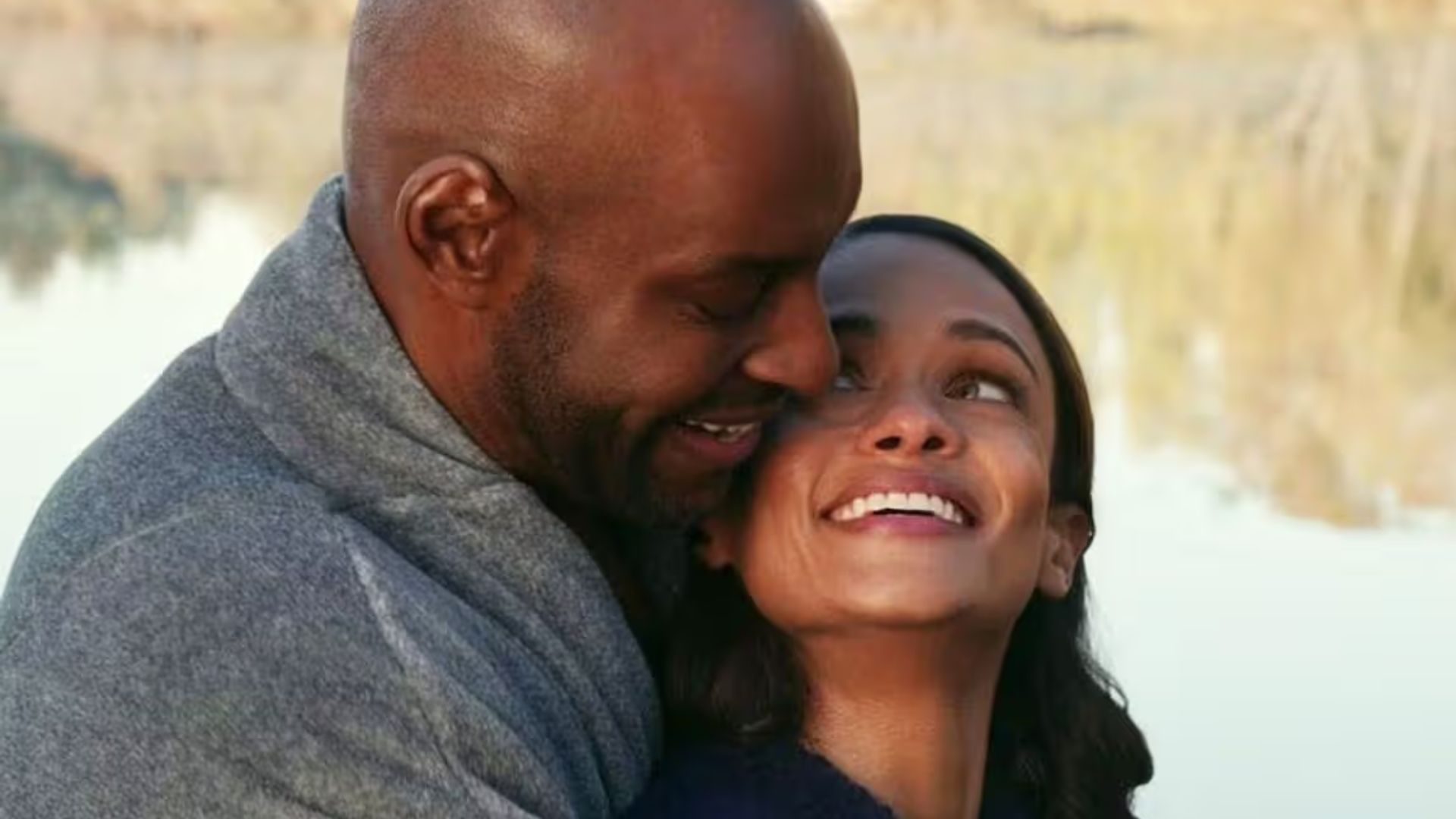 الواعظ وكايا يتعانقان