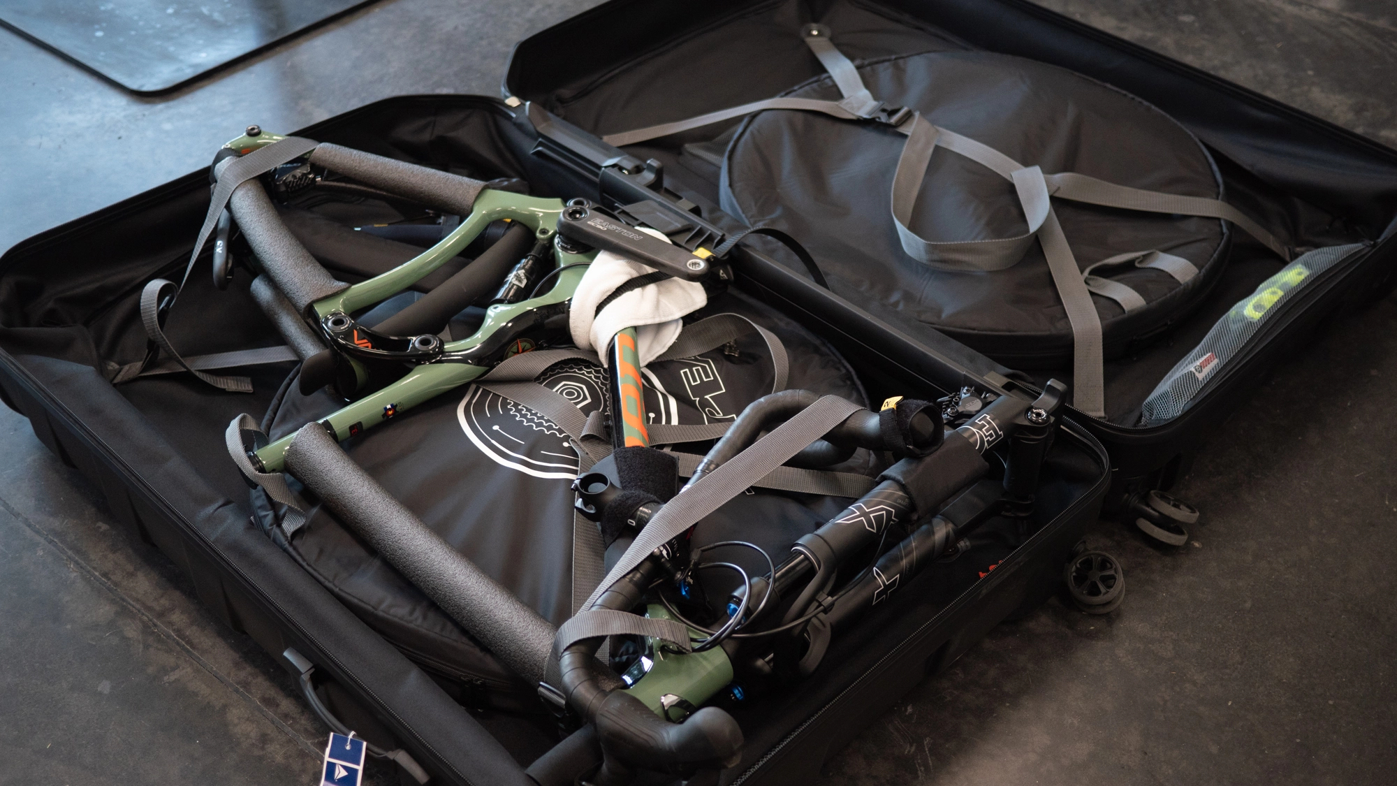 Details more than 160 bike travel bags uk super hot