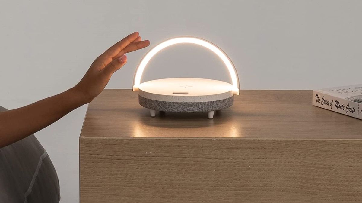 Best wireless charging lamps 2022