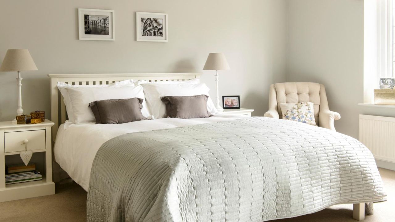 Neutral coloured double bedroom