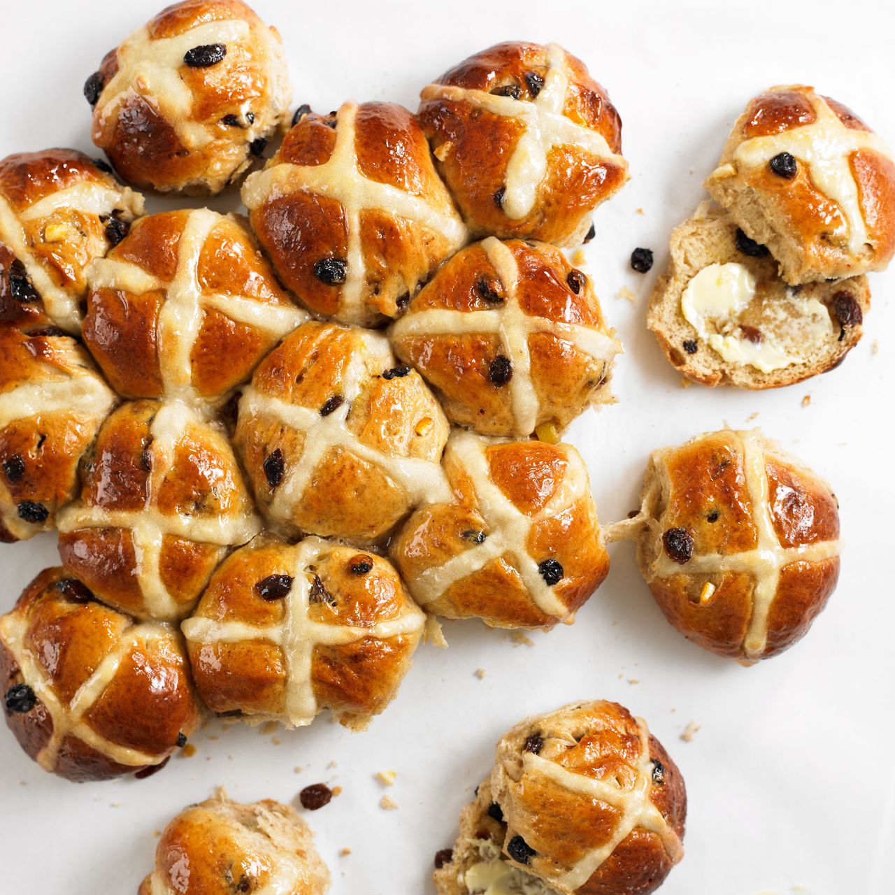 Photo of a hot cross buns recipe