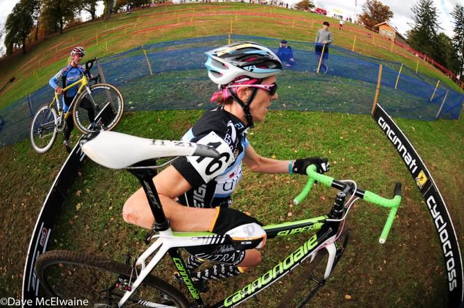 Sunny Gilbert (Michelob Ultra) sprinting over the barriers