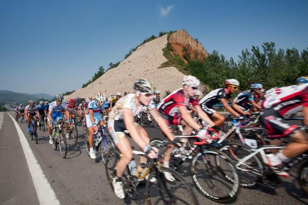 The highway course was hillier than the previous day's stage, but it still came down to a sprint.