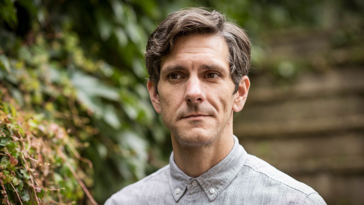 Mathew Baynton as Elliot Ward in A Good Girl&#039;s Guide to Murder episode 5