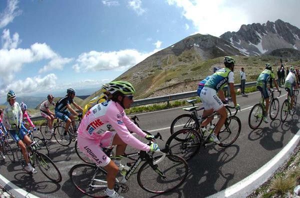 Danilo Di Luca (Liquigas) looked good but he let the leader's jersey out of his hands so that he could relax before the Giro's finale.