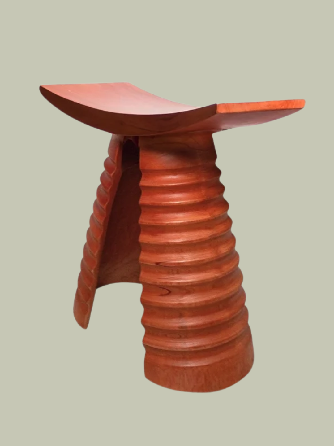 A wood stool from 54kibo