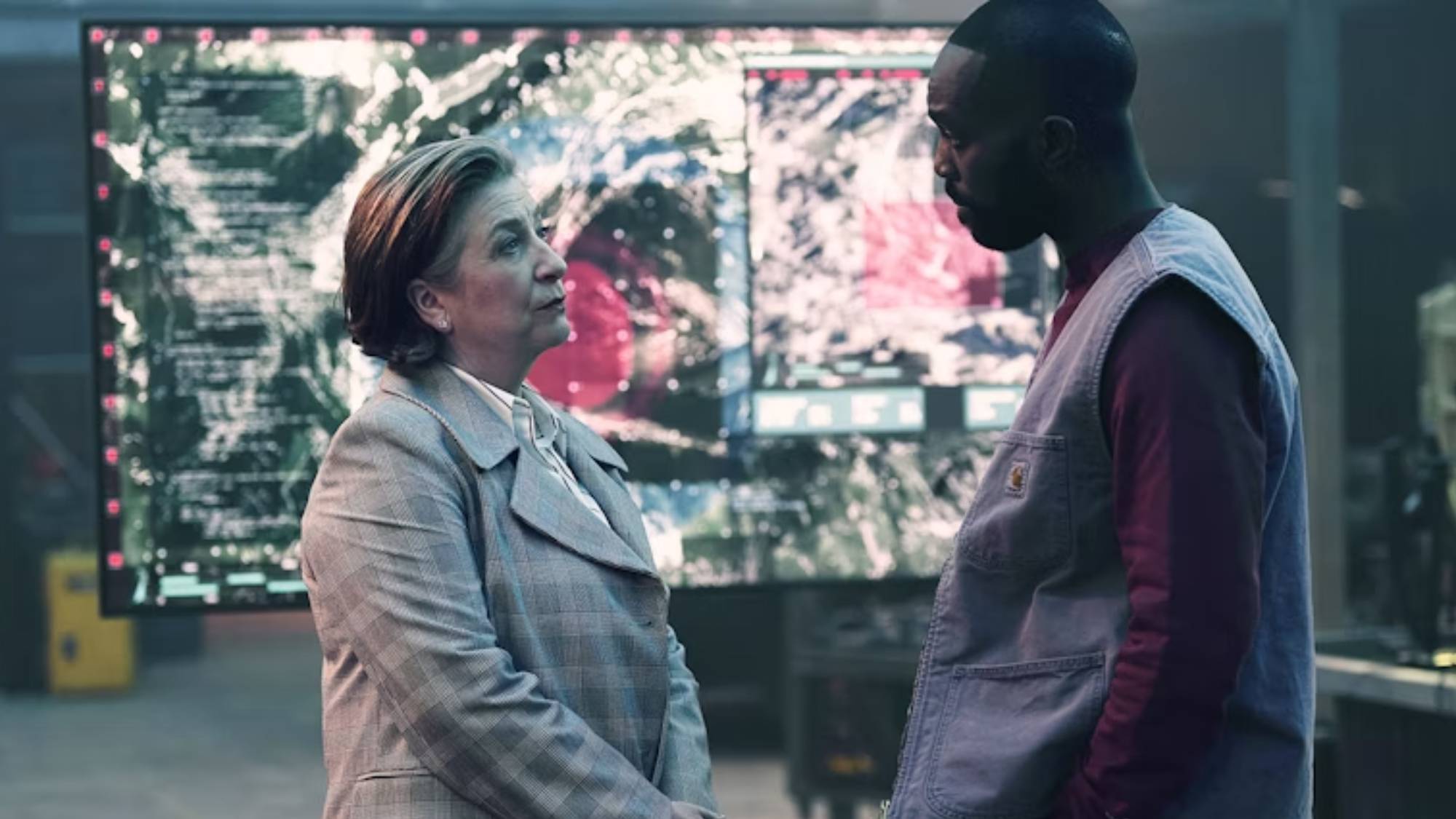 (L-R) Caroline Quentin as Elisabeth 'Wes' Wesley and Paapa Essiedu as George in "The Lazarus Project"