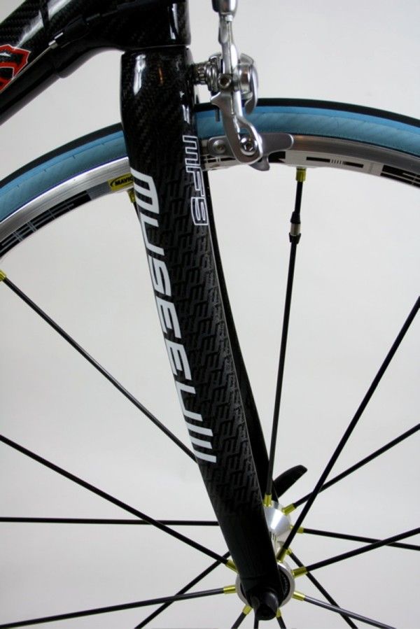 The Museeuw MF-9 fork is also built from carbon and flax fibres