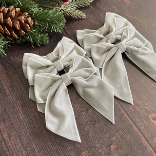 Louise Honeywell Silver velvet Christmas tree bows set of 6