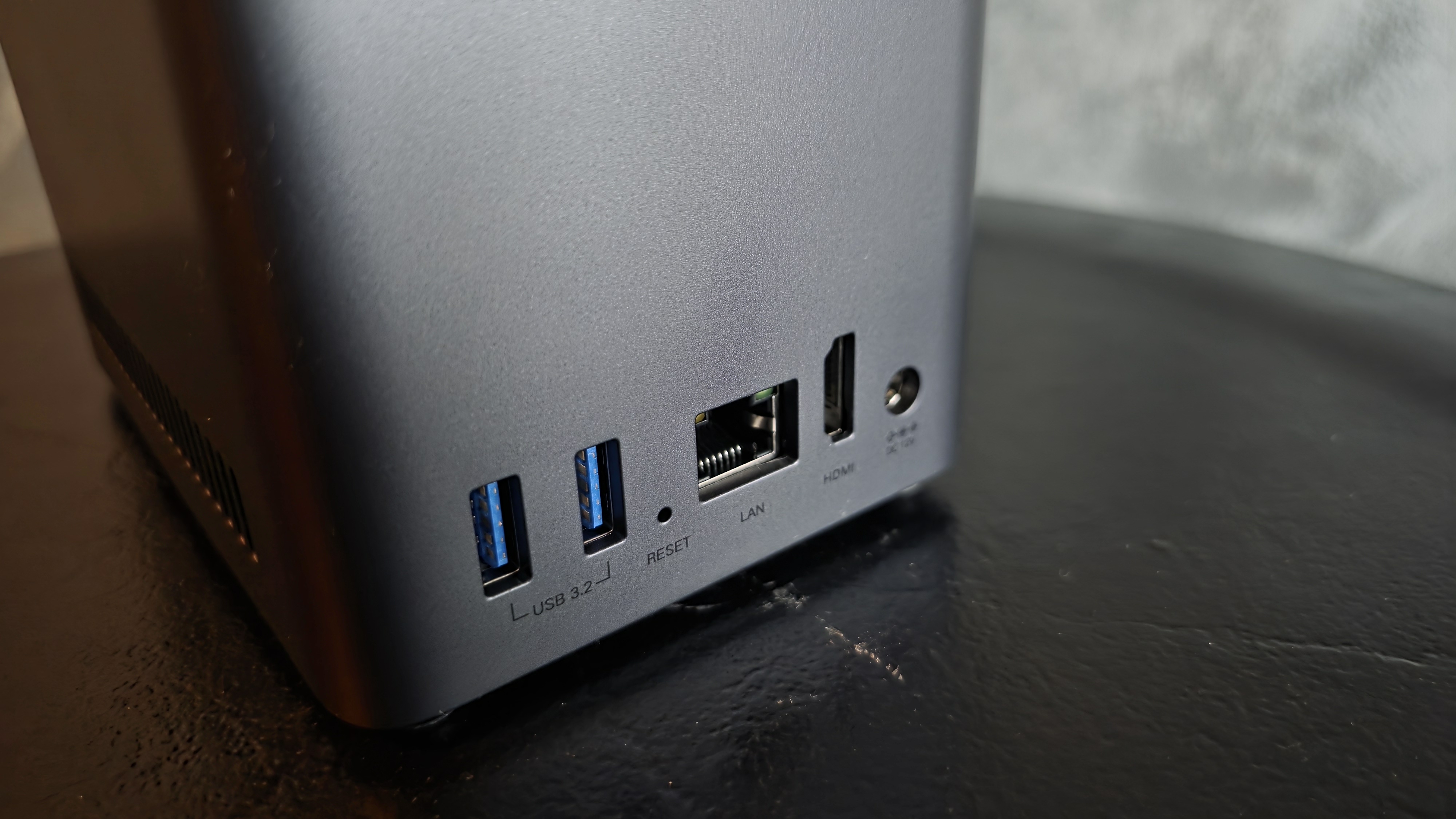 UGREEN NASync DH2300