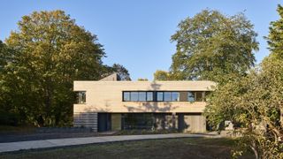 timber cladding laid horizontal on a contemporary remodel