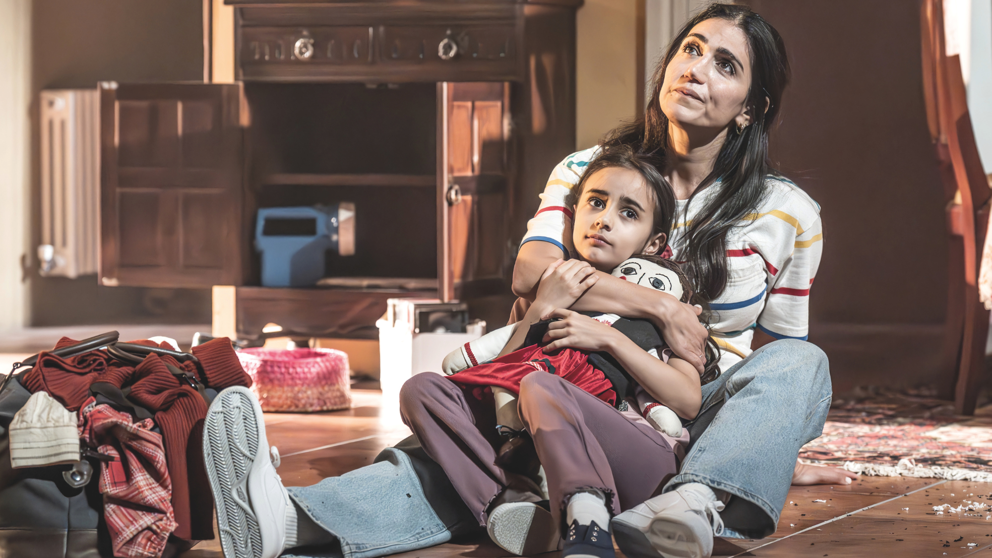 Shideh (Leila Farzad) with her daughter Dorsa (Chaniac Golding) 