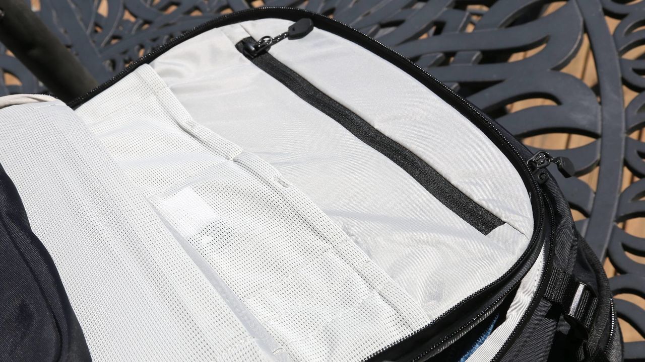 Mous Optimal Travel Backpack review