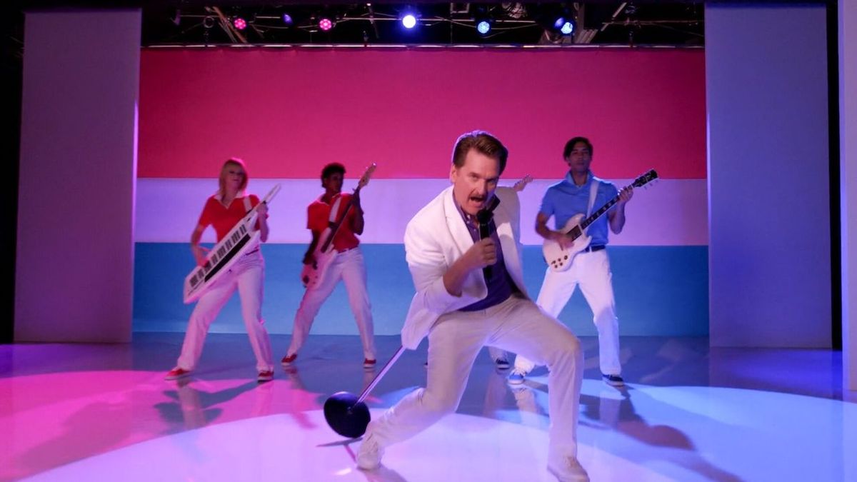 Pete Gardner as Darryl Whitefeather in Crazy Ex-Girlfriend in &quot;Gettin Bi&quot; video